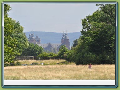 Schönbusch mit Blick auf Schloß Johannesburg