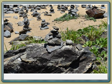 Pacific Coast - The Gatz Balancing Rocks (QLD)