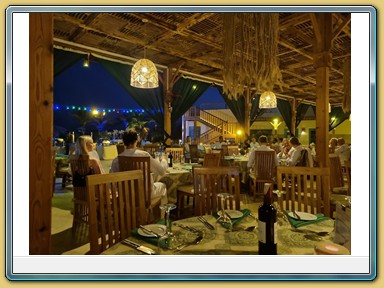 The Breakers Diving & Surfing Lodge
- Oriental Night in Galabeya Kleidung -