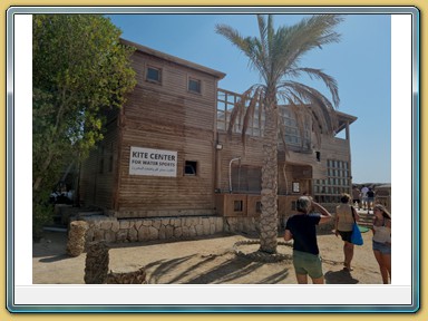 "Behind the Scenes" Tour mit Stefan.
- Kite House -