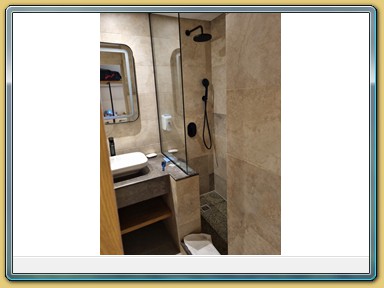 The Breakers Diving & Surfing Lodge